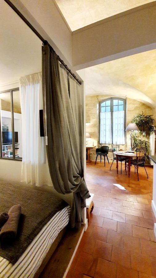Appartement Dans Hotel De Flaux Uzes Exterior photo