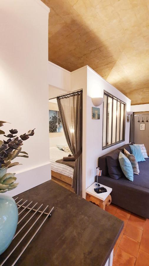 Appartement Dans Hotel De Flaux Uzes Exterior photo