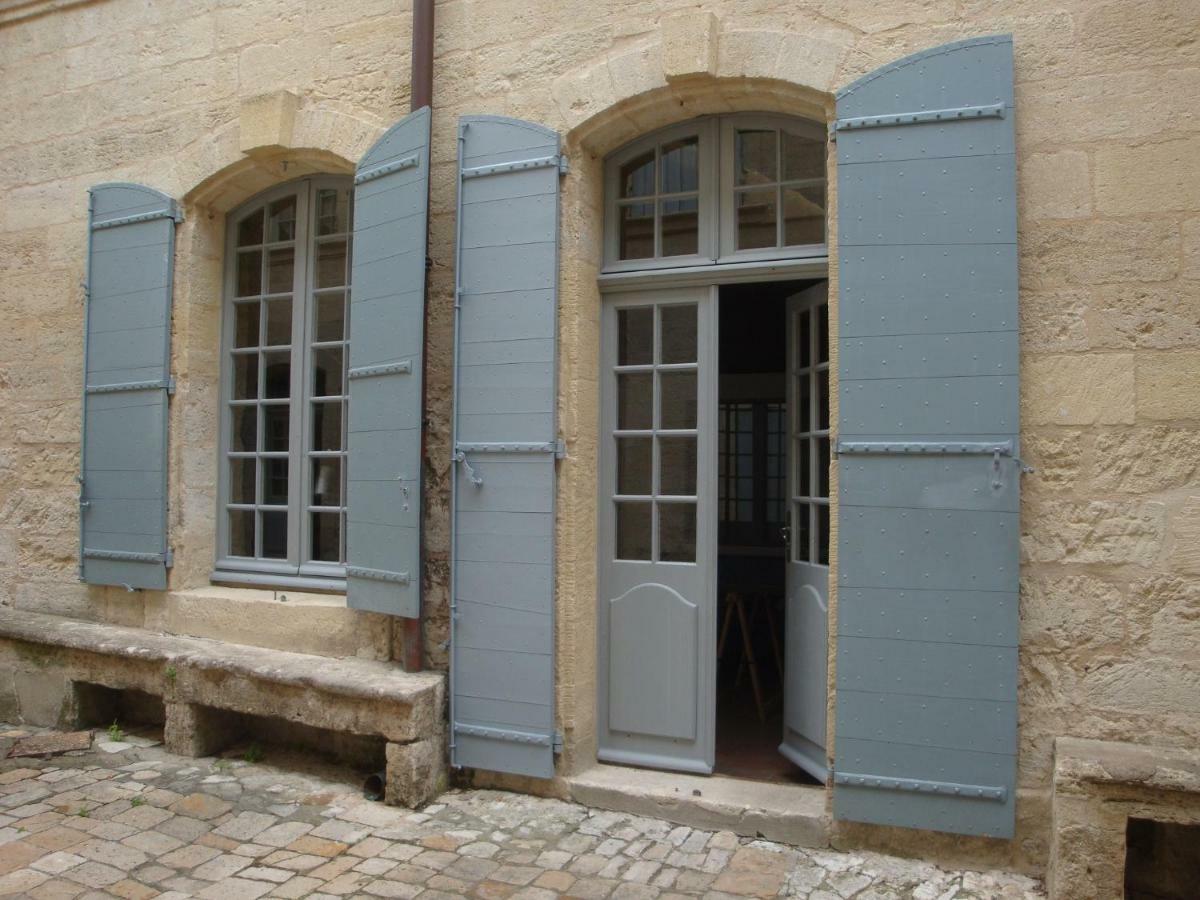Appartement Dans Hotel De Flaux Uzes Exterior photo